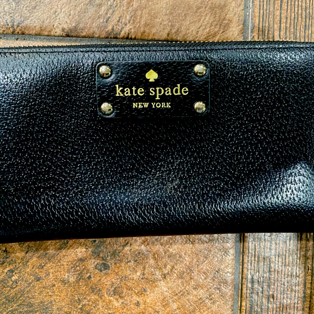 Kate Spade Zipper Wallet